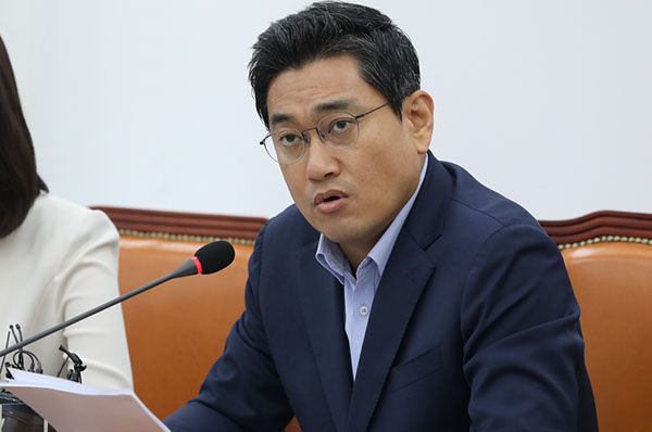 ▲ 비상대책위원회의에서 발언하는 오신환 의원.